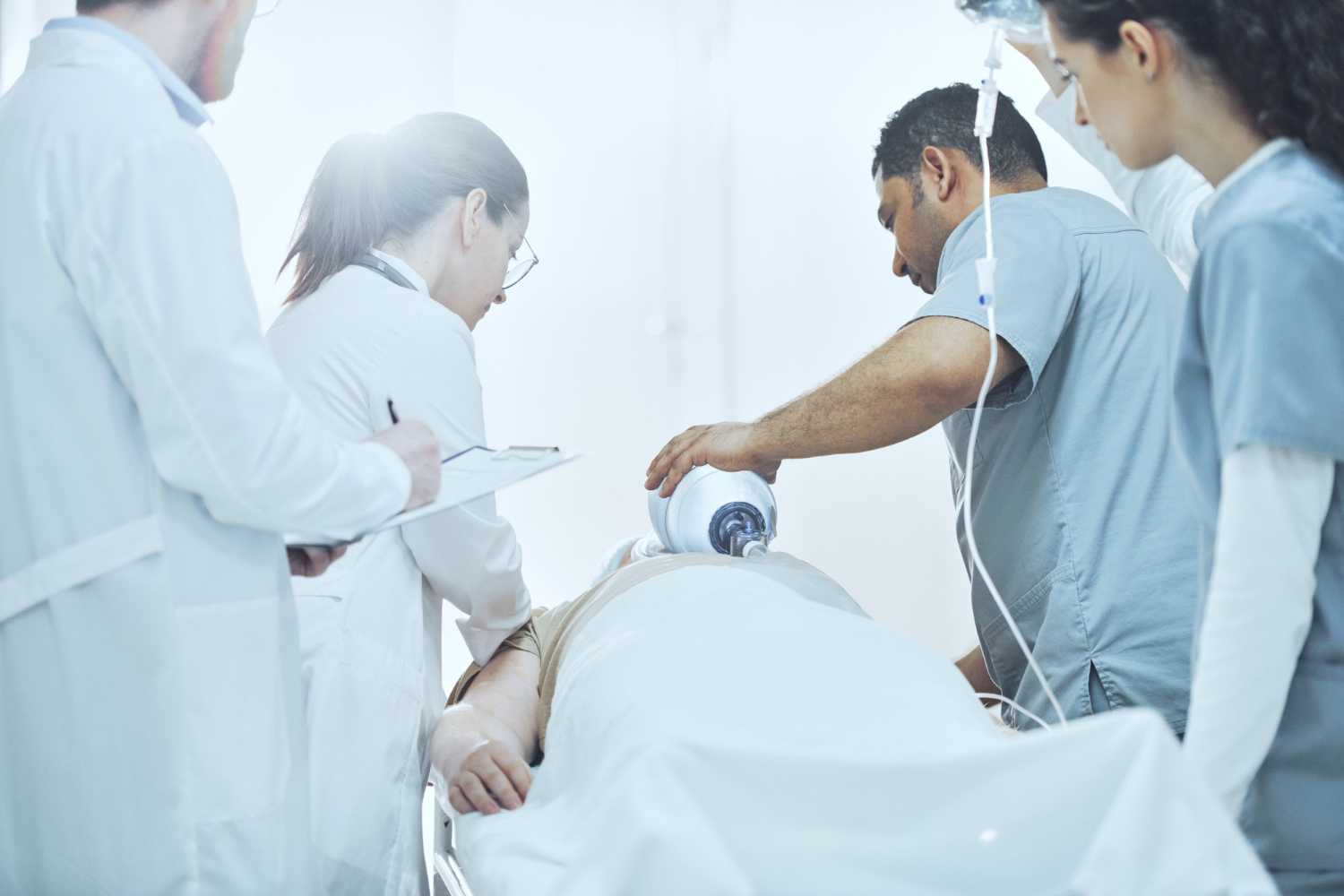 2. intubatia orotraheala - pacient intubat, medici