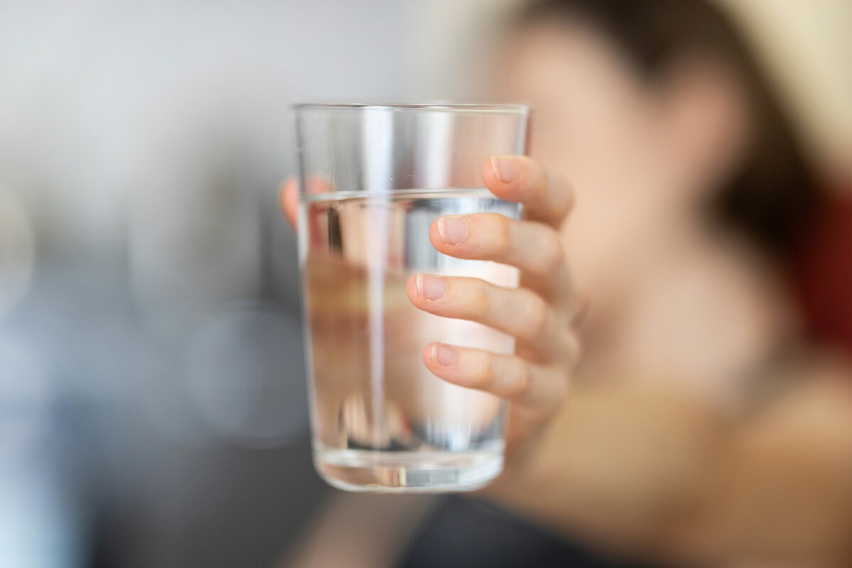2. Cum poti preveni aparitia simptomelor de pietre la rinichi_apa pentru hidratare corespunzatoare