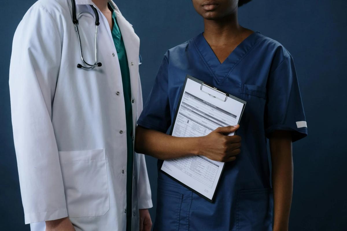 Echipamentul de protectie in spital-cum contribuie fiecare articol la siguranta si ce materiale sunt utilizate