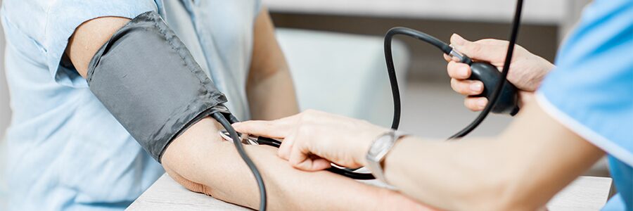 Tensiometrul : dispozitivul esential in monitorizarea hipertensiunii arteriale
