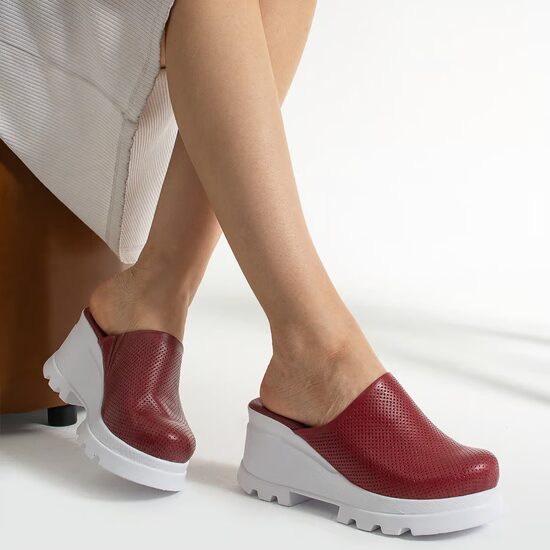 Saboti dama cu platforma, din piele naturala